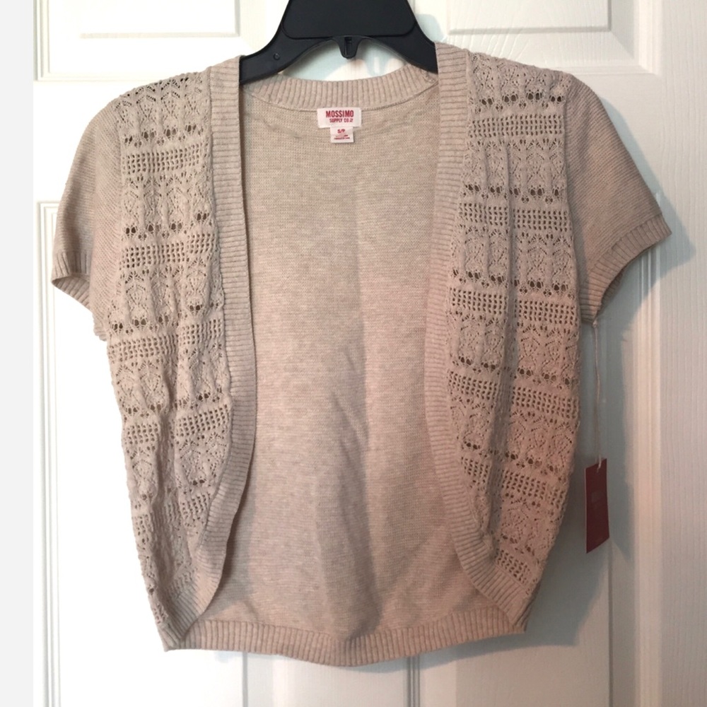 NWT beige crochet detail shrug